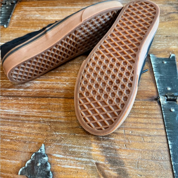 Authentic Vans - Picture 6 of 9